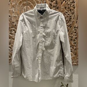 Banana Republic Untucked Fit, Long Sleeve, 100% Organic Cotton- size L